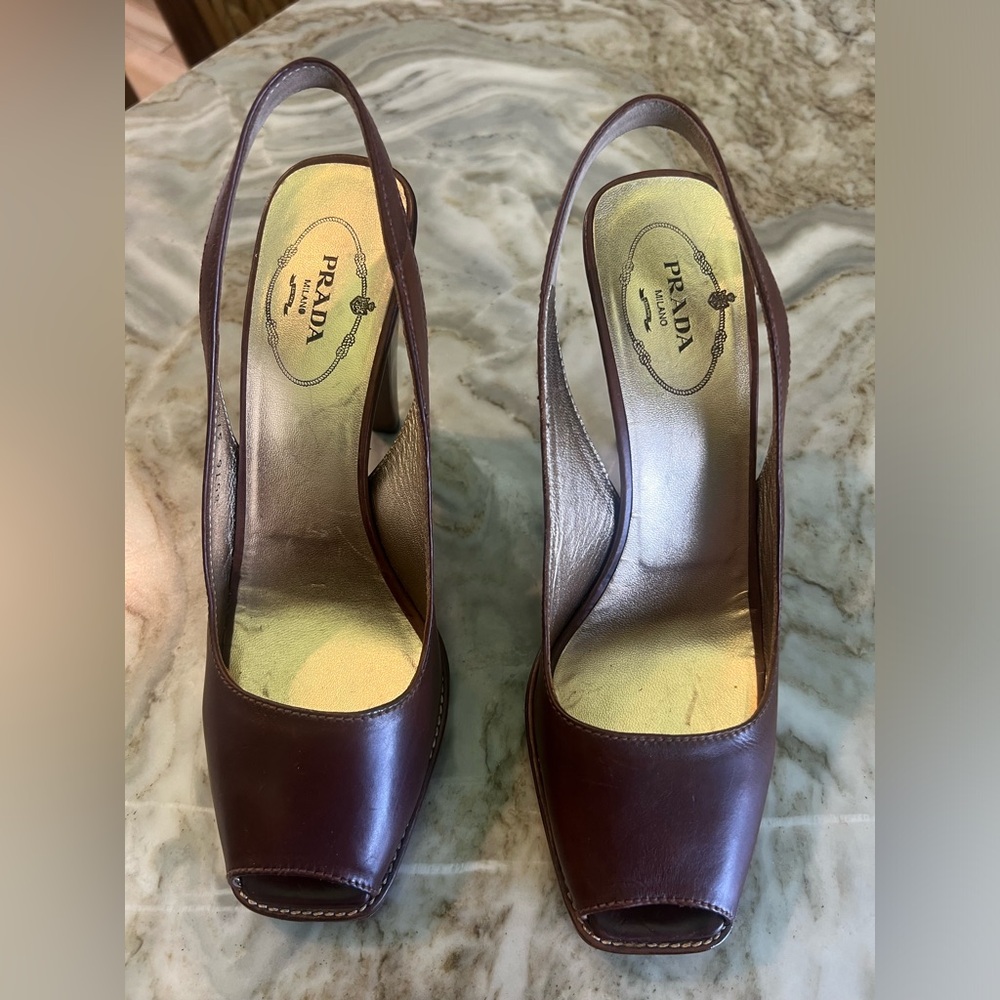 PRADA Women's Brown LEATHER SHOES/PUMPS-HEELS - Sz 37.5 (USA 6.5) ELEGANT!